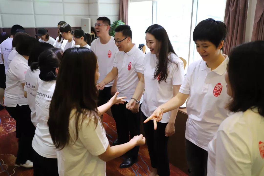 雷动欢声聚团圆，石移月满共婵娟 ——记雷石律所2019年中秋联欢会