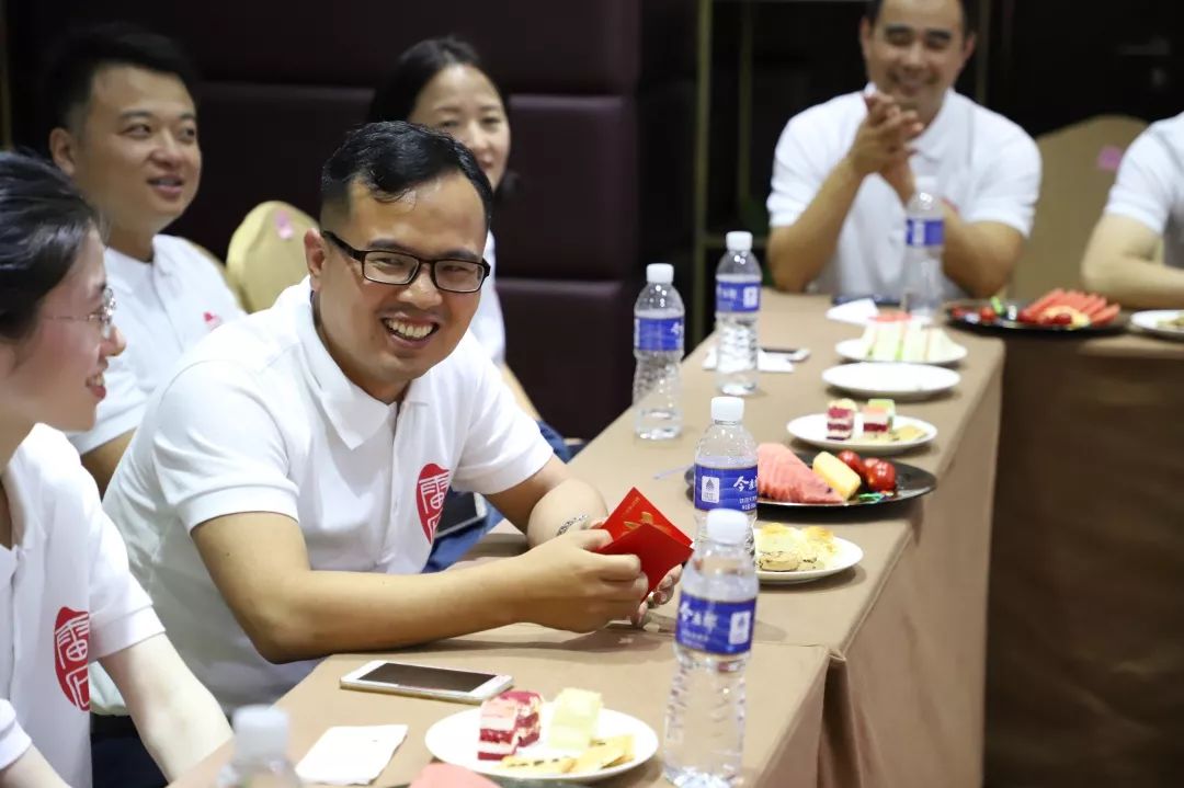 雷动欢声聚团圆，石移月满共婵娟 ——记雷石律所2019年中秋联欢会