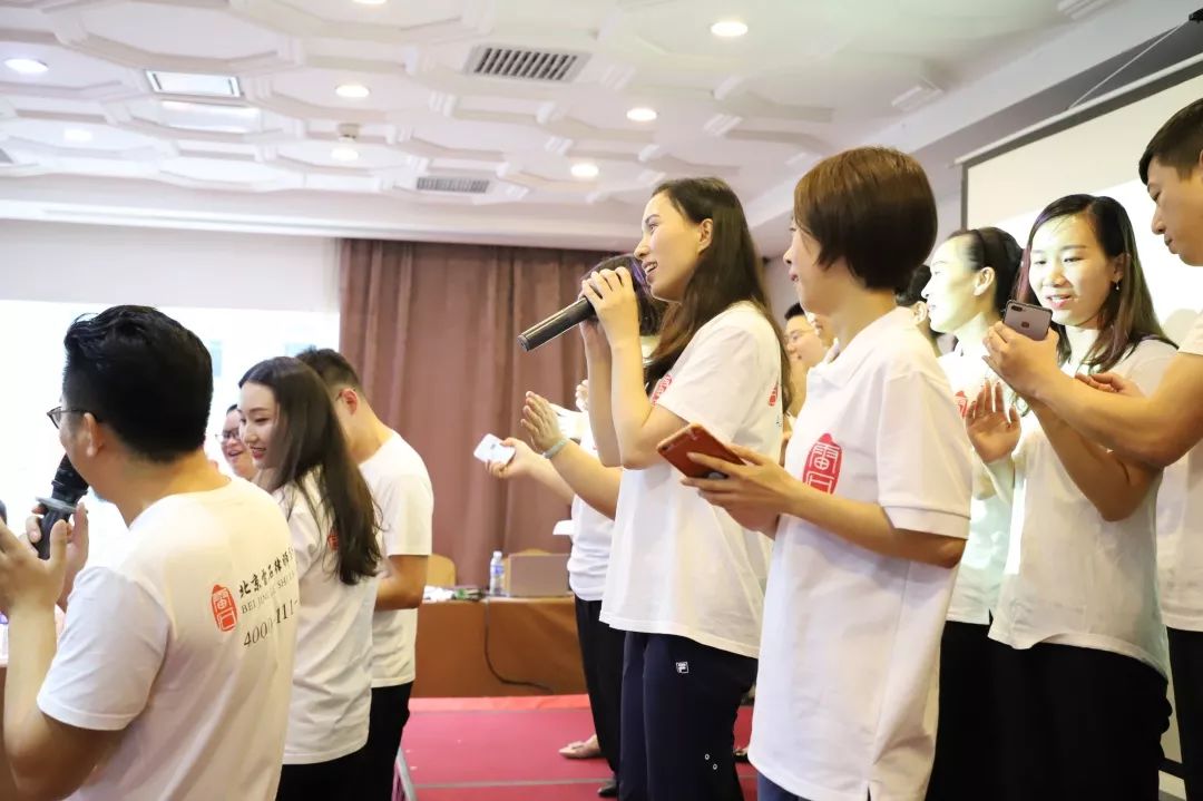 雷动欢声聚团圆，石移月满共婵娟 ——记雷石律所2019年中秋联欢会