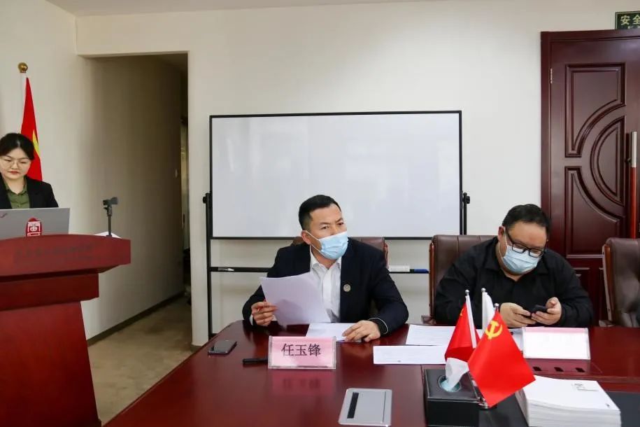 明德善思战群雄，唇枪舌辩绽风采