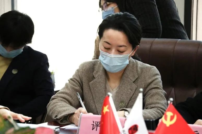 巧言善语化症结，循循善诱解纷争